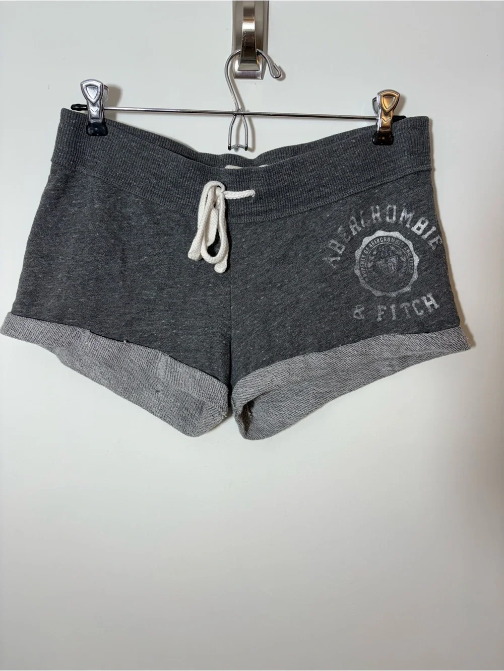 Abercrombie & Fitch Women’s Vintage Y2K Grey Logo Sweat Short Shorts S Low Rise